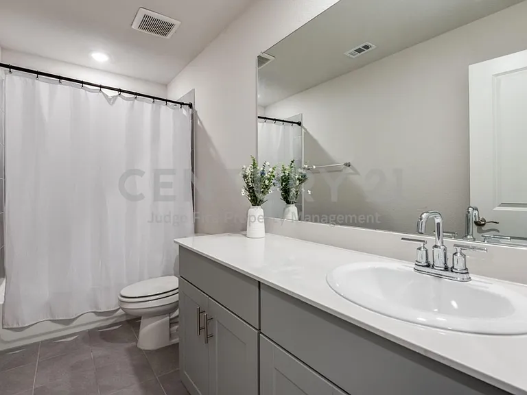 633 Cedar Springs Dr — Photo 13