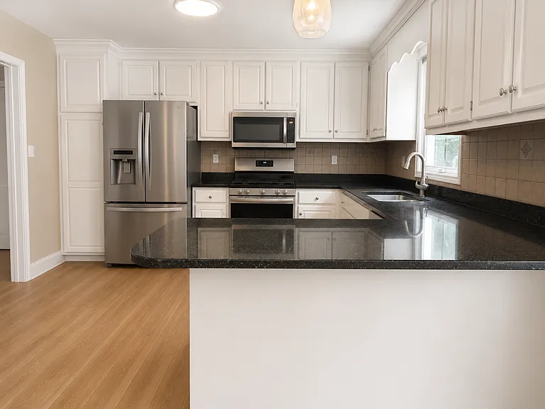 1808 Amberfield Dr — Photo 4