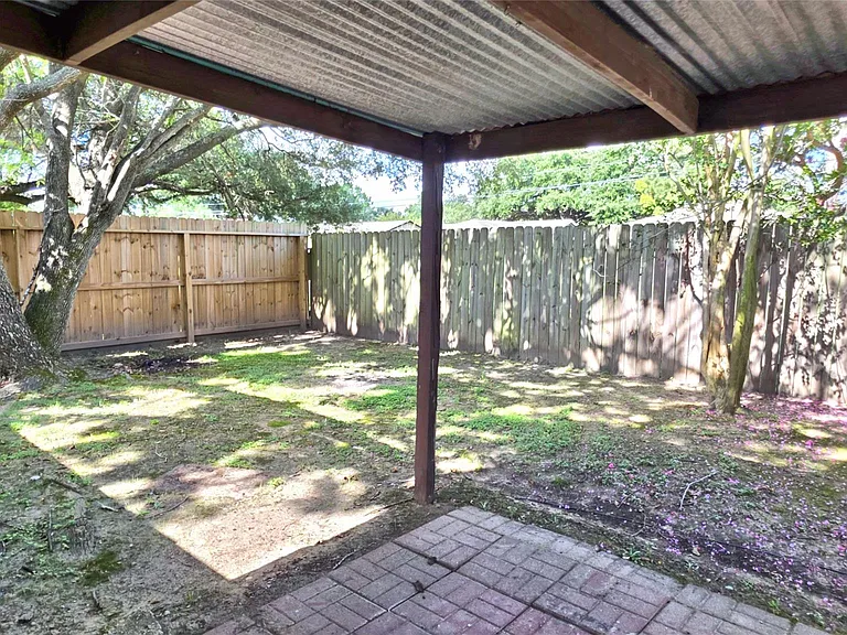 7403 Gateridge Dr — Photo 4