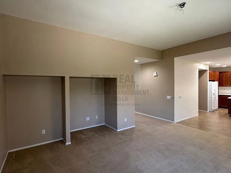 756 Conlon Dr — Photo 9