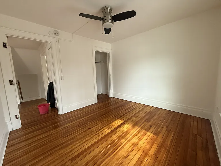 1048 Monroe Ave — Photo 8