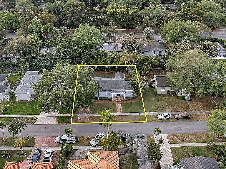 5850 SW 47th St — Photo 26