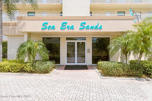 555 Harrison Ave #402 Photo 1