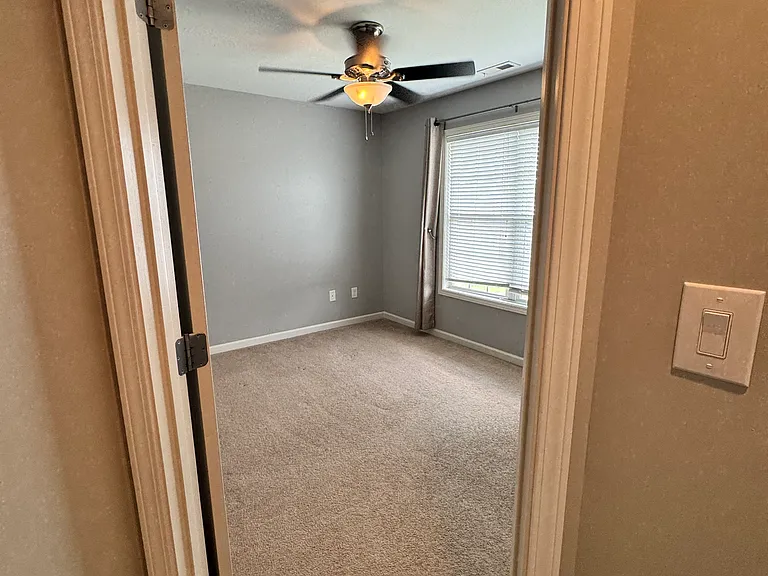 207 Bennington Dr — Photo 42