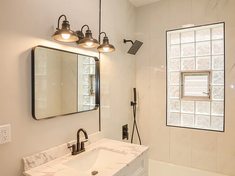5338 W Montrose Ave #2 — Photo 7