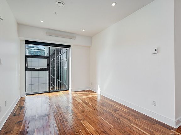 4th image of 1105 Pandora Ave #N414
