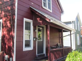 33 Carlton St, Rochester, NY 14607