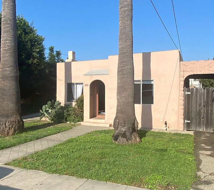 1st image of 215 S Santa Cruz St