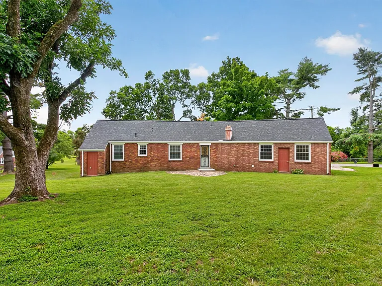 409 Woodberry Dr — Photo 28