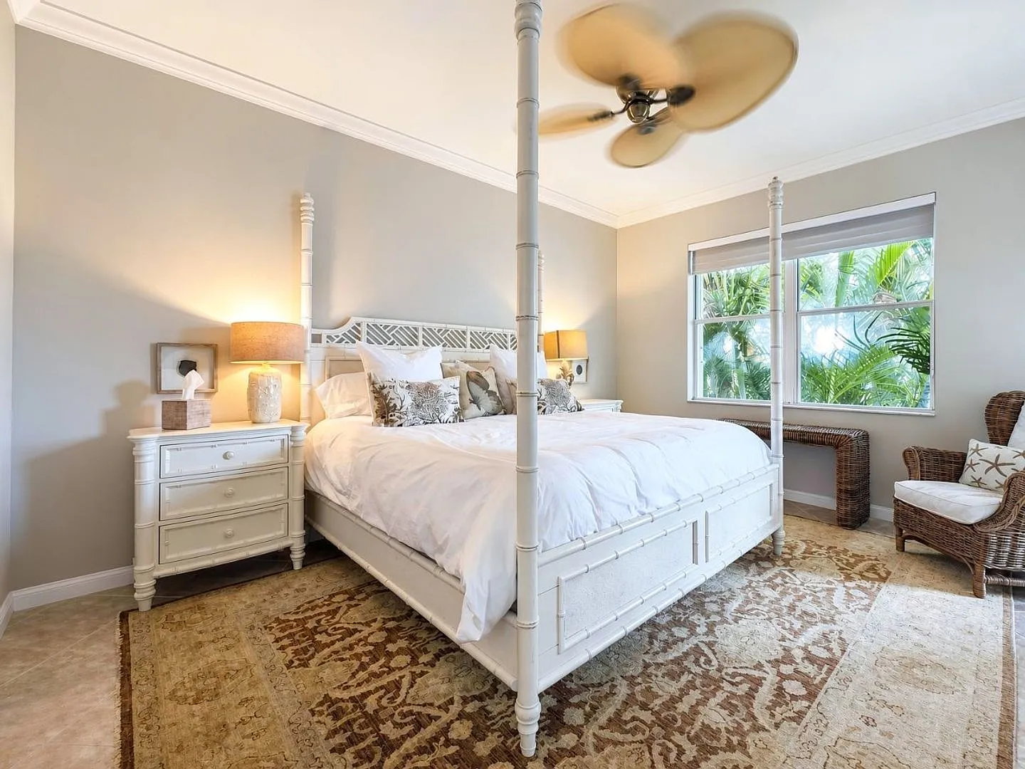 Beautifully furnished 2-bedroom and den, 2-bath in Sterlling Oak — Photo 4