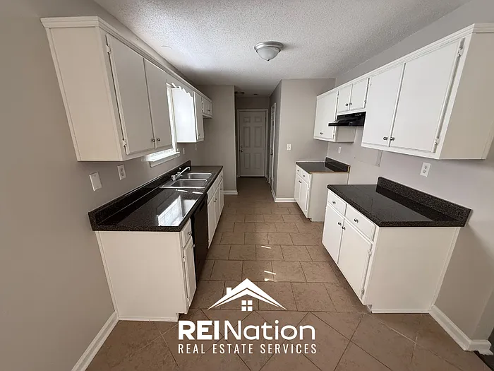 3 bed, 2.0 bath, 1200 sqft, $1,495 — Photo 4