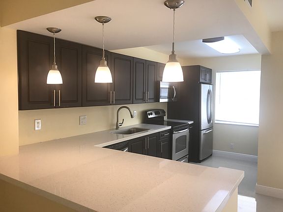 3rd image of 34 Colonial Club Dr APT 202