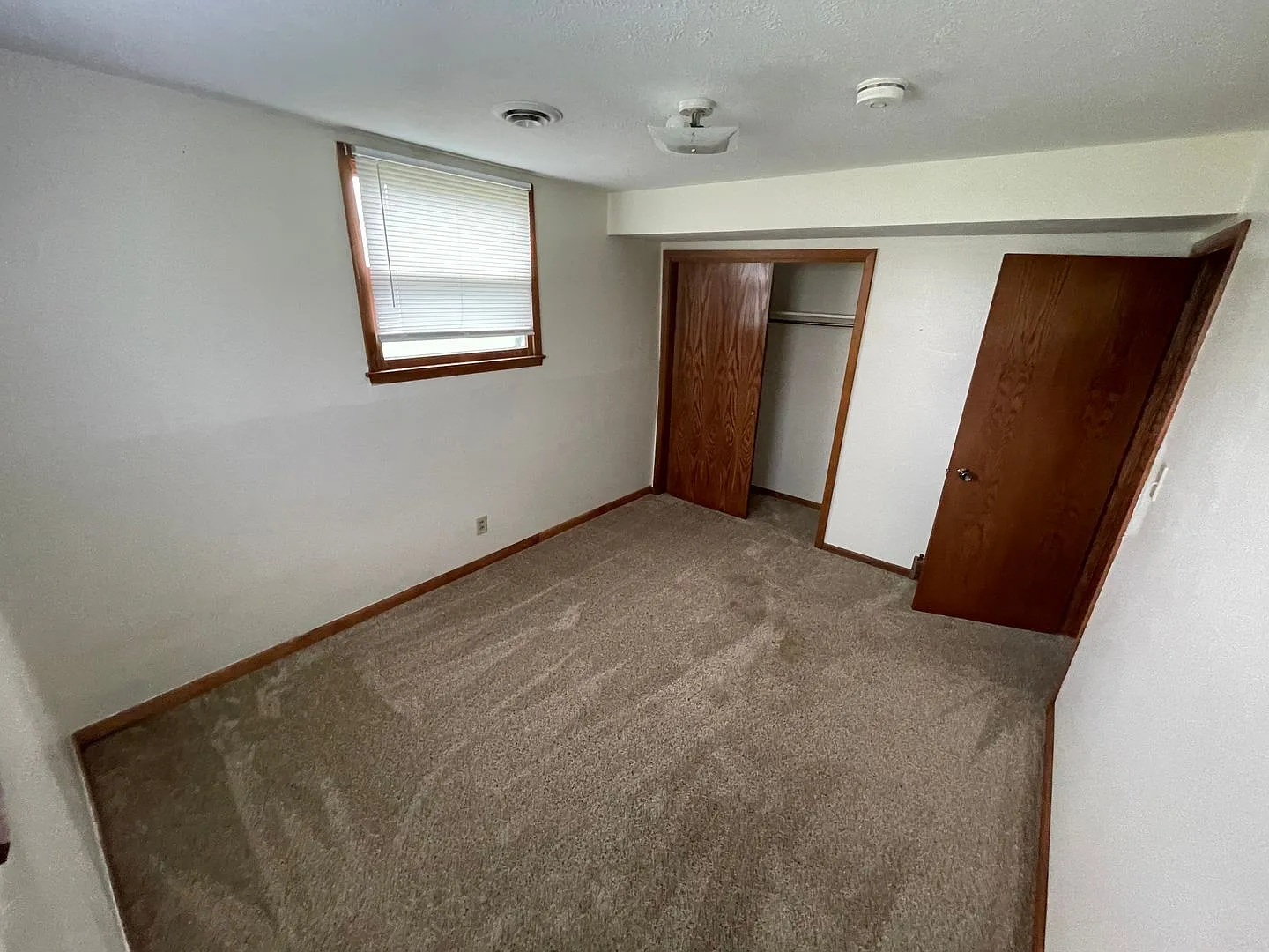 2 Bedroom 1 Bathroom — Photo 3