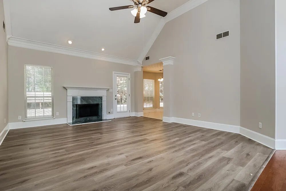 3 bed, 2.0 bath, 1807 sqft, $1,830 — Photo 4