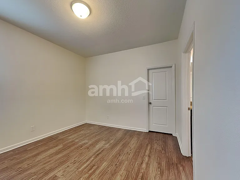 4878 Saint James Ln — Photo 23