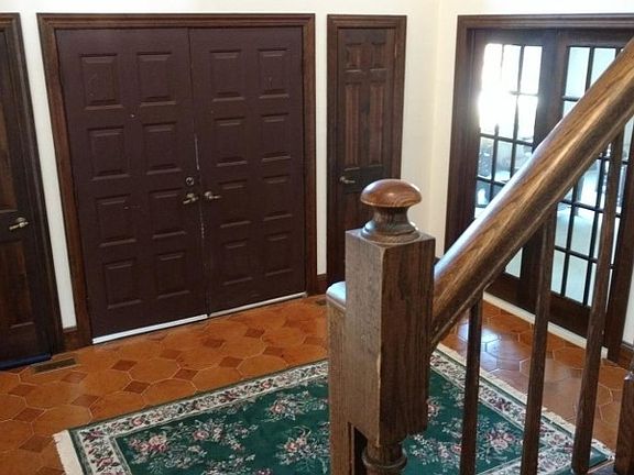 Large Foyer double-Doors