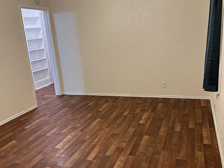 429 W Petaluma Blvd — Photo 2
