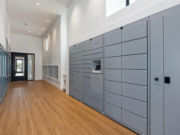 Olivia Apartments — Photo 12