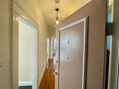 2nd image of 966 Dolores St APT 4