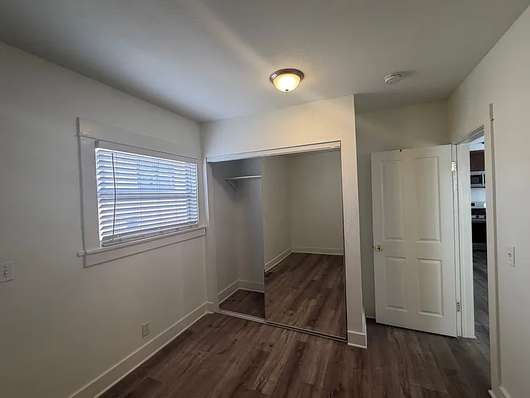 1137 S Cabrillo Ave — Photo 14