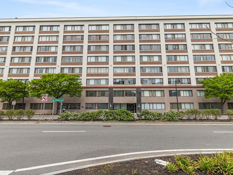 169 Monsignor Obrien Hwy #702 — Photo 18