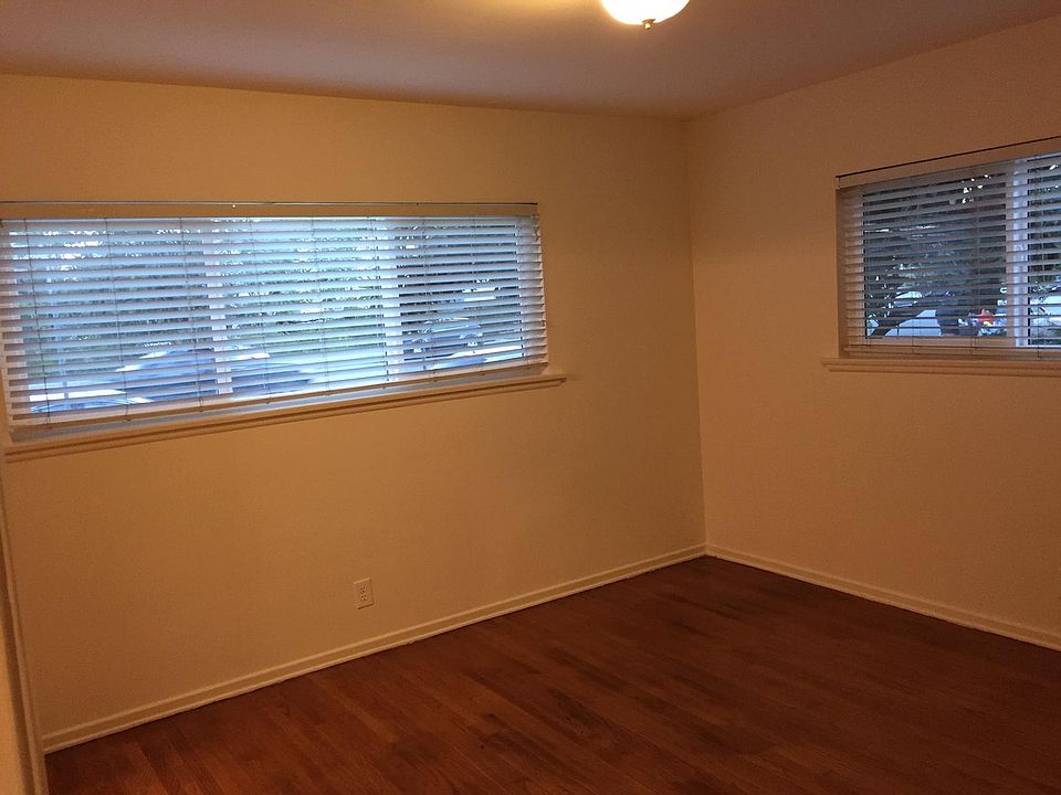 2nd image of 5855 Woodman Ave APT 1