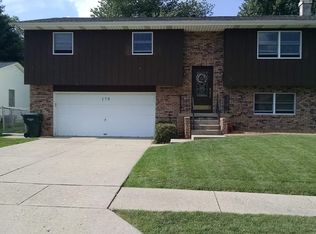 176 White Pines Cir, Decatur, IL 62521