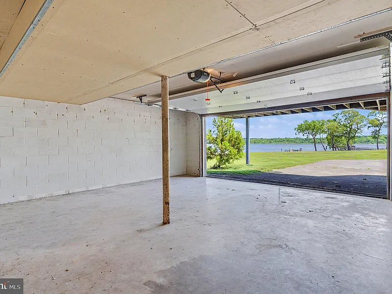 209 Casparus Way — Photo 46