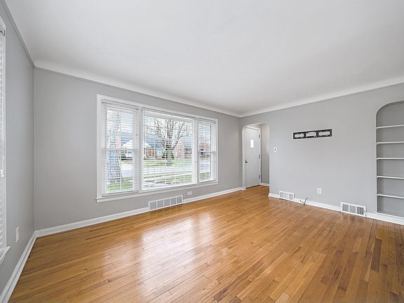 5th image of 4422 Groveland Ave