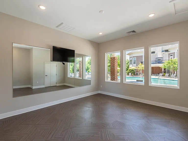 Pinnacle Apartments — Photo 17