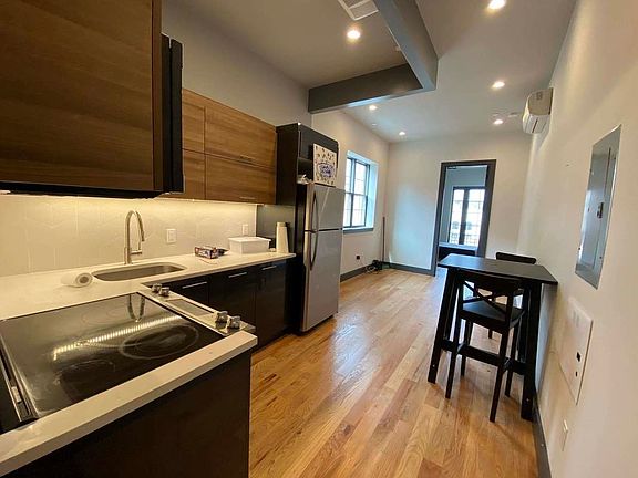 2nd image of 83 Humboldt St #3B
