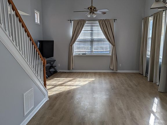 5th image of 665 Bedford Ct