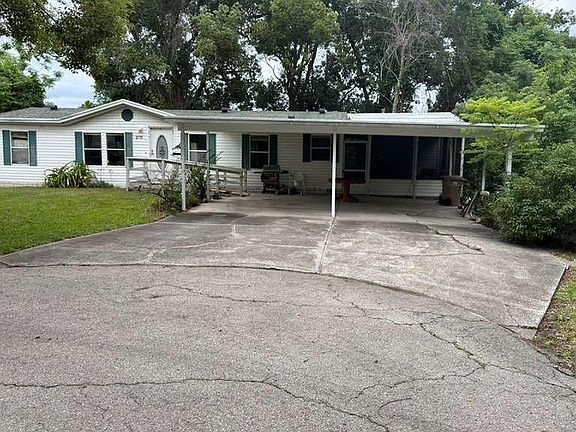 3rd image of 2011 Pinewood Ln