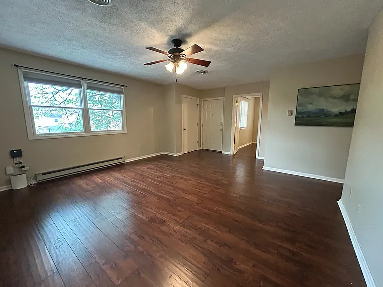 729 James St — Photo 13