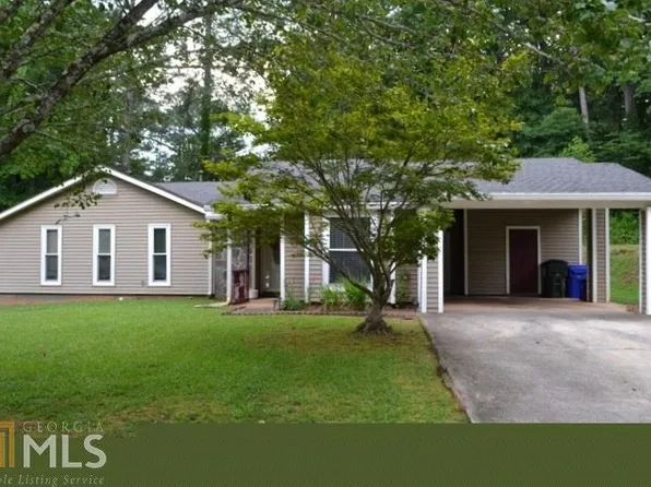 390 Mary Erna Dr, Fairburn, GA 30213
