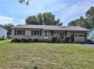 5 Gemini Cir, Rochester, NY 14606