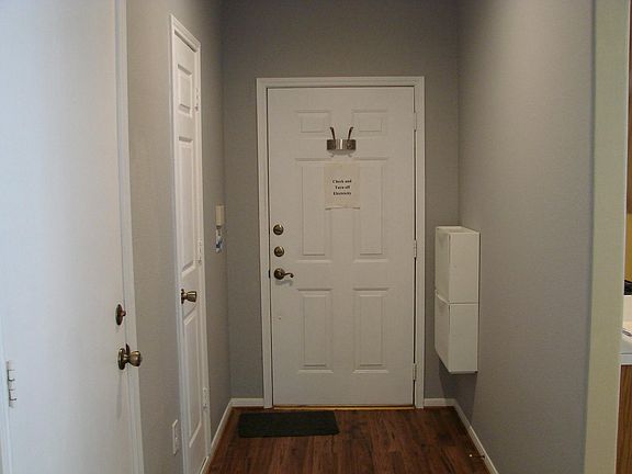 4th image of 2910 Blue Dawn Dr