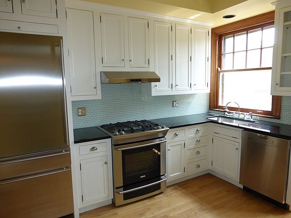 4th image of 1639 Hinman Ave APT 3