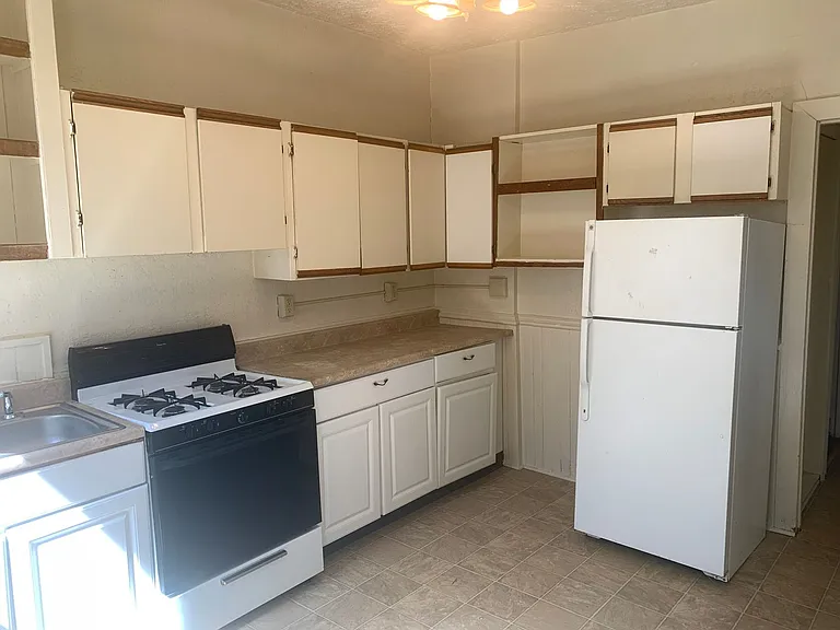 124 N West St #1 — Photo 6