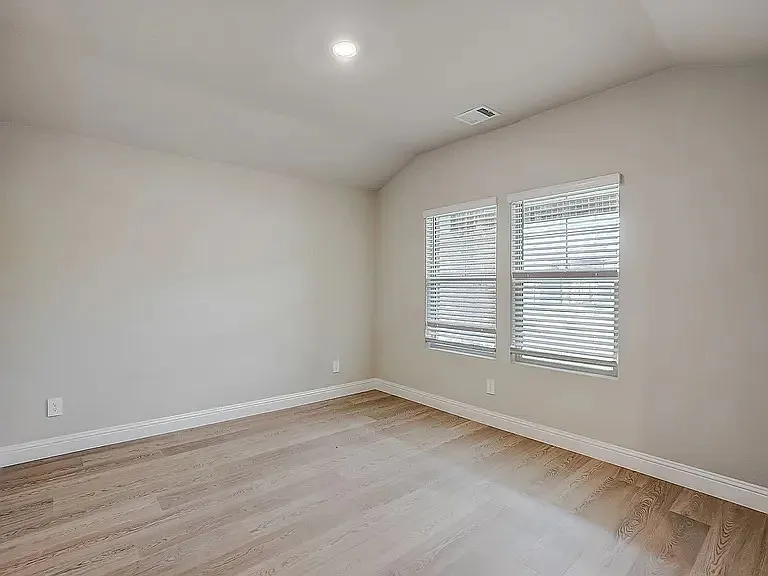 1209 Gardendale Hollow Ln — Photo 5