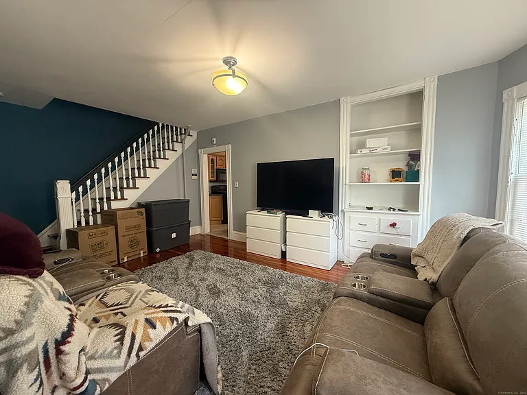 63 Ridge St — Photo 7