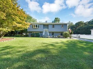 3 Annette Ln, Airmont, NY 10901