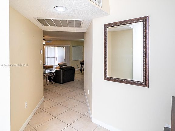 5th image of 2220 SE 27th Dr #205-B