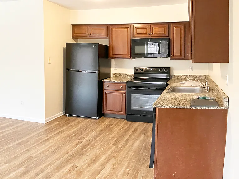 21 Evelyn Ln — Photo 5