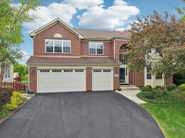 2913 Glenarye Dr, Lindenhurst, IL 60046