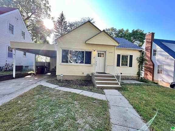 5th image of 3207 Douglas St
