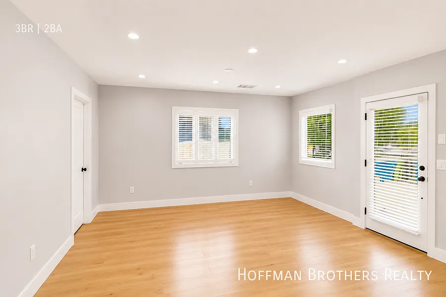 6637 Tyrone Ave Van Nuys, CA 91405 — Photo 4