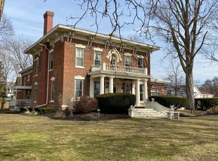 302 W Oliver St, Owosso, MI 48867