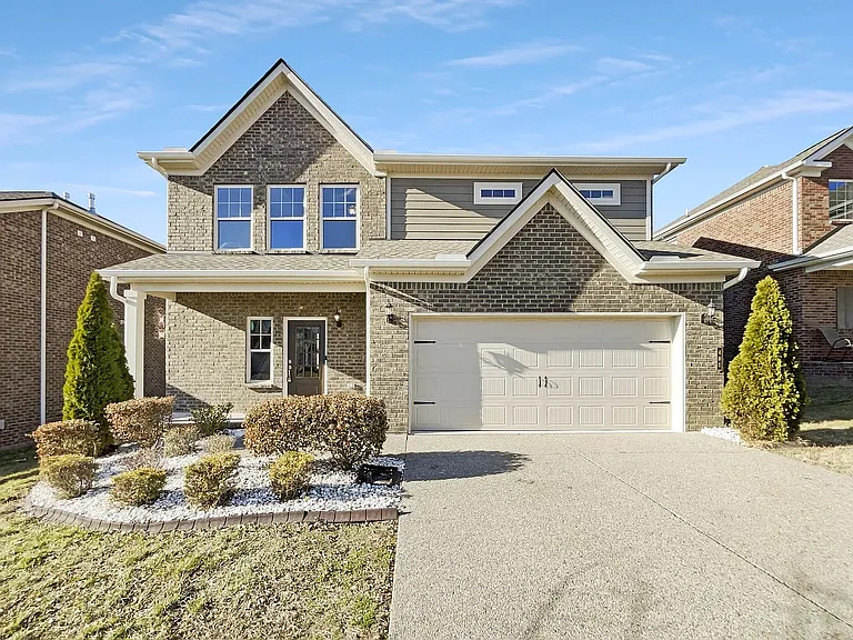 401 Blackthorn Ln — Photo 11