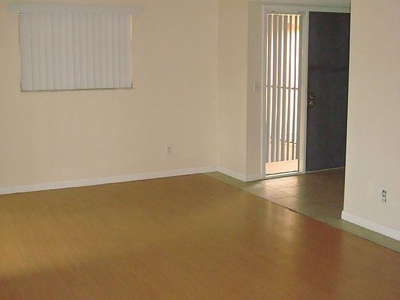 3rd image of 190 Hickory Woods Ct APT 8B